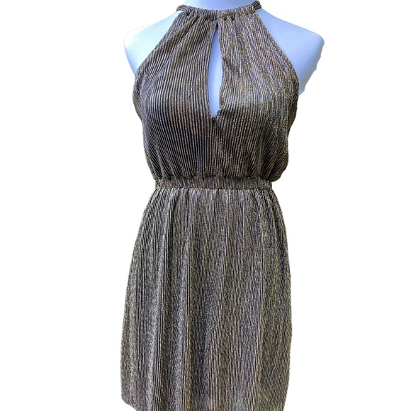 Elegant Black and Gold Women's Dress - Picture 1 of 7